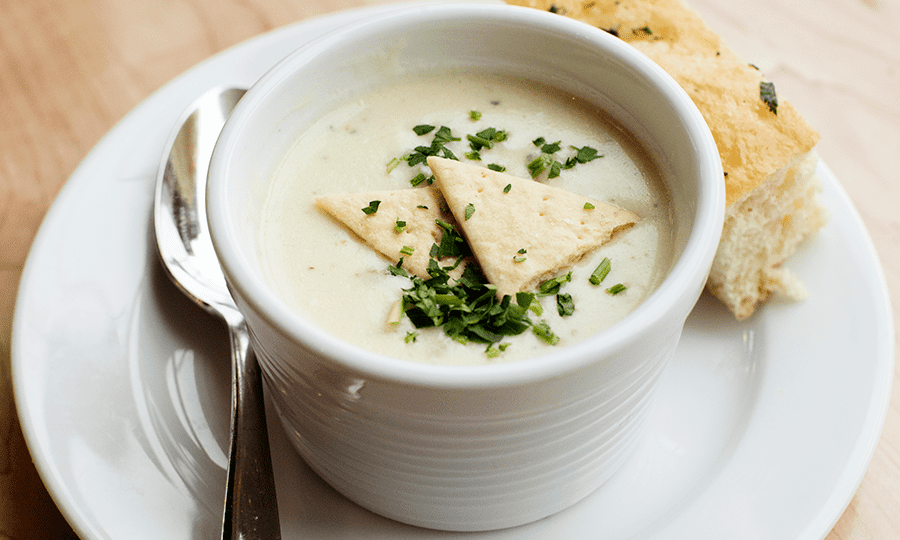 cup of clam chowder soup